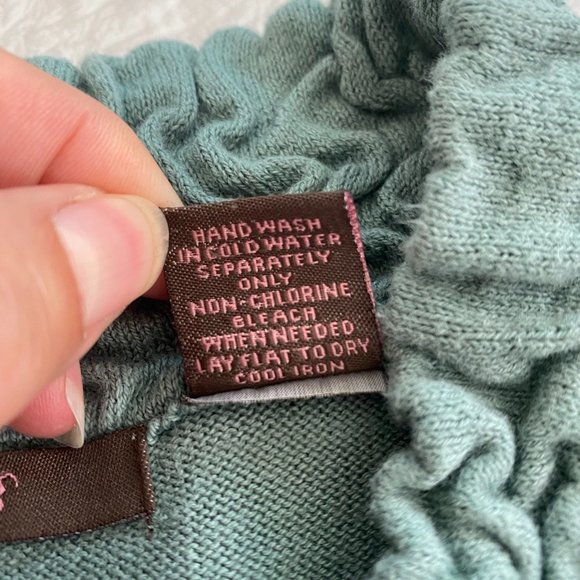 Heather B Knit Sage Green V-Neck top with Ruffle Design Size Small - Picture 6 of 6